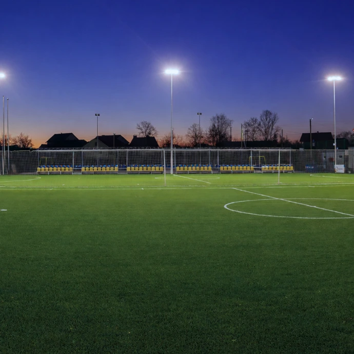 Stade éclairé avec projecteur LED STADIUM - CBK